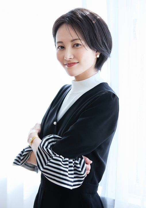 鈴木まきさんの美容法は、レーザートーニングとゼオスキン。